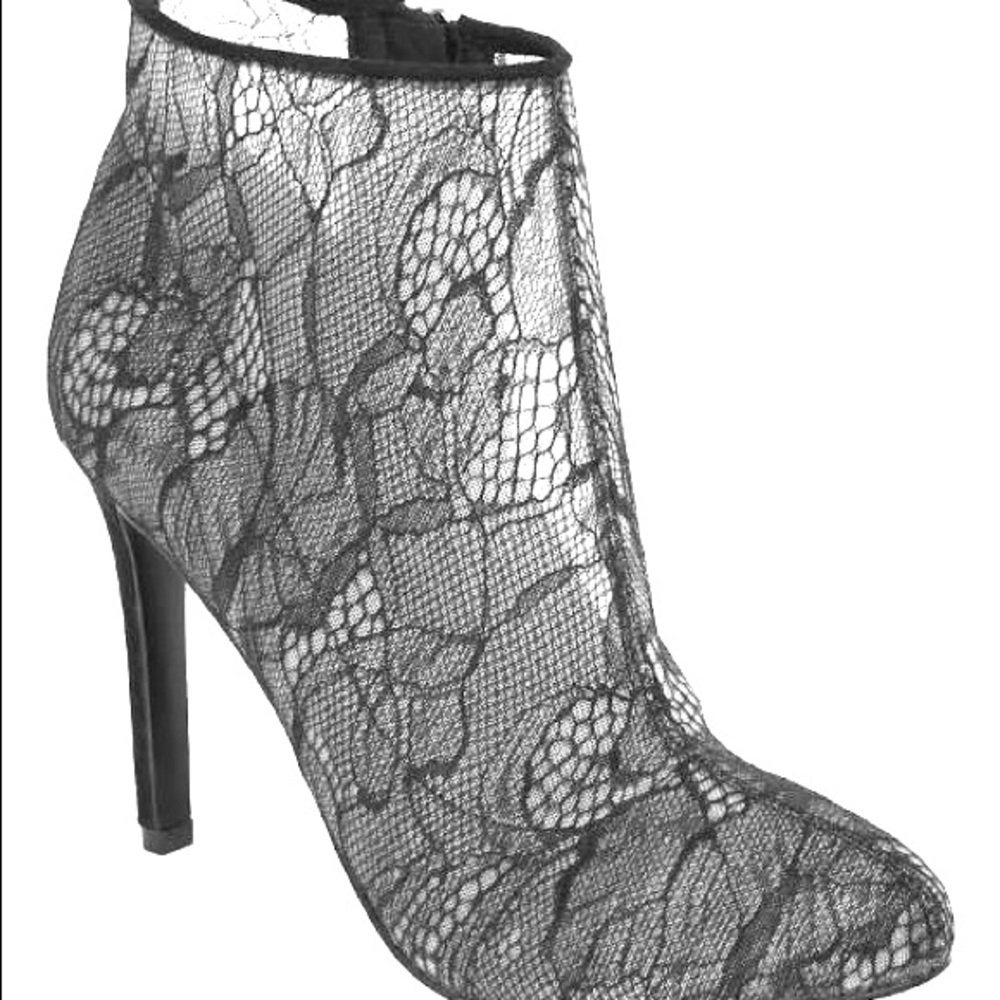 Jessica Simpson size 9